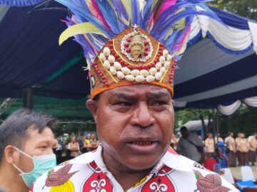 Pelaksana Tugas (Plt) Kepala Dinas Pendidikan (Kadisdik) Kabupaten Jayapura Eqberth C. Kopeuw