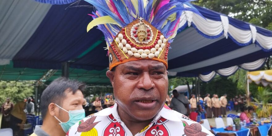 Pelaksana Tugas (Plt) Kepala Dinas Pendidikan (Kadisdik) Kabupaten Jayapura Eqberth C. Kopeuw